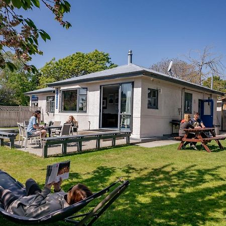 Mountain View Backpackers Hostel Wanaka Exterior photo